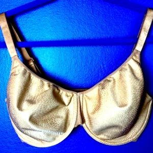 Unlined Minimizer 34DDDD Bra by Chantelle— Seamless Molded Animal Print